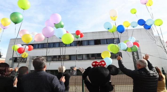 İzmit’te ’Lösemi Haftası’nda rengarenk balonlar uçuruldu