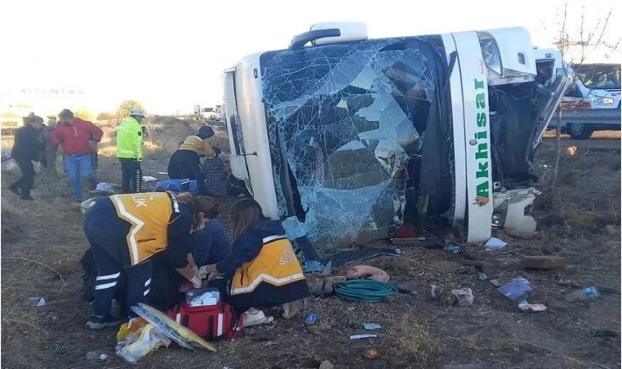 Aksaray’da otobüs devrildi: 6 ölü, 25 yaralı