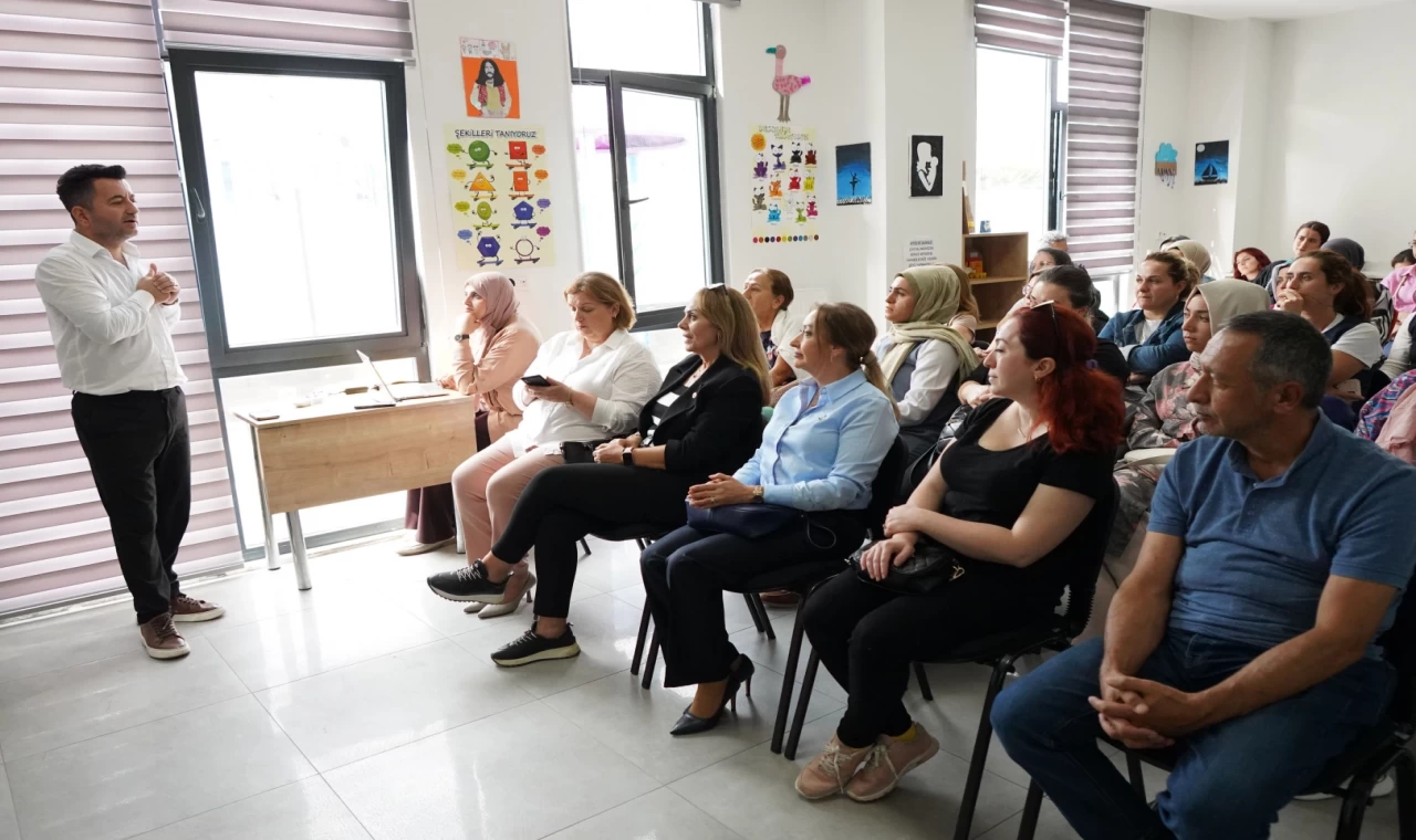 Beylikdüzü’nde mükemmeliyetçi anne baba tutumları semineri