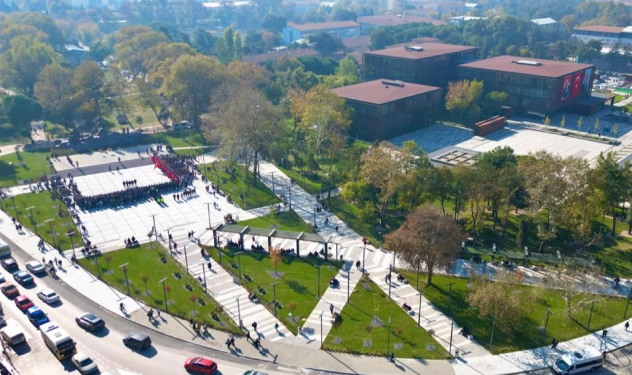 Bursa İnegöl’de yeni meydanda ilk tören yapıldı