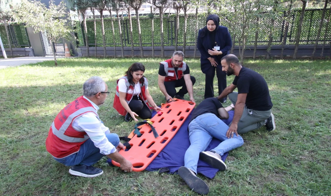 Kocaeli’de Afet İşleri personeline ilk yardım eğitimi