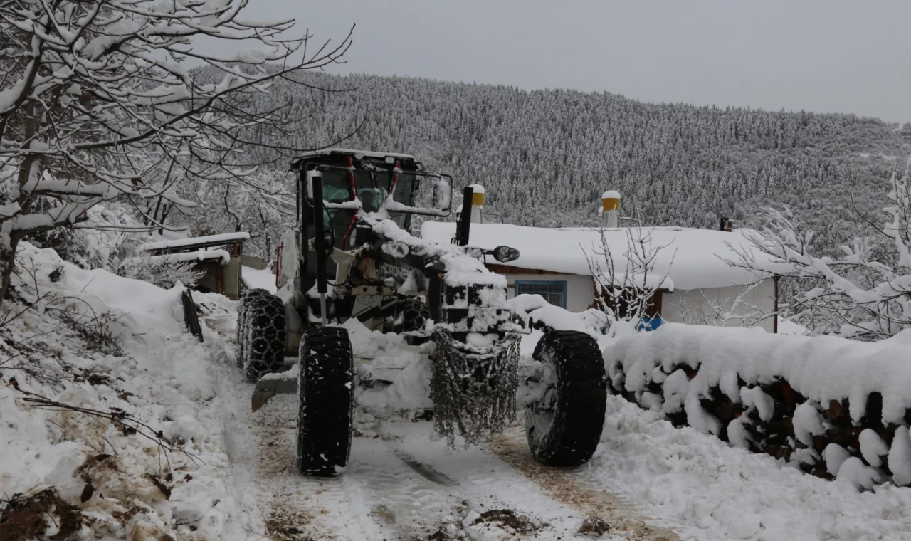 Artvin’de kar 125 köye ulaşımı kesti!