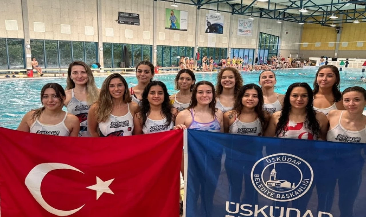 İstanbul Üsküdar Belediyesi’nden sualtı hokey takımı