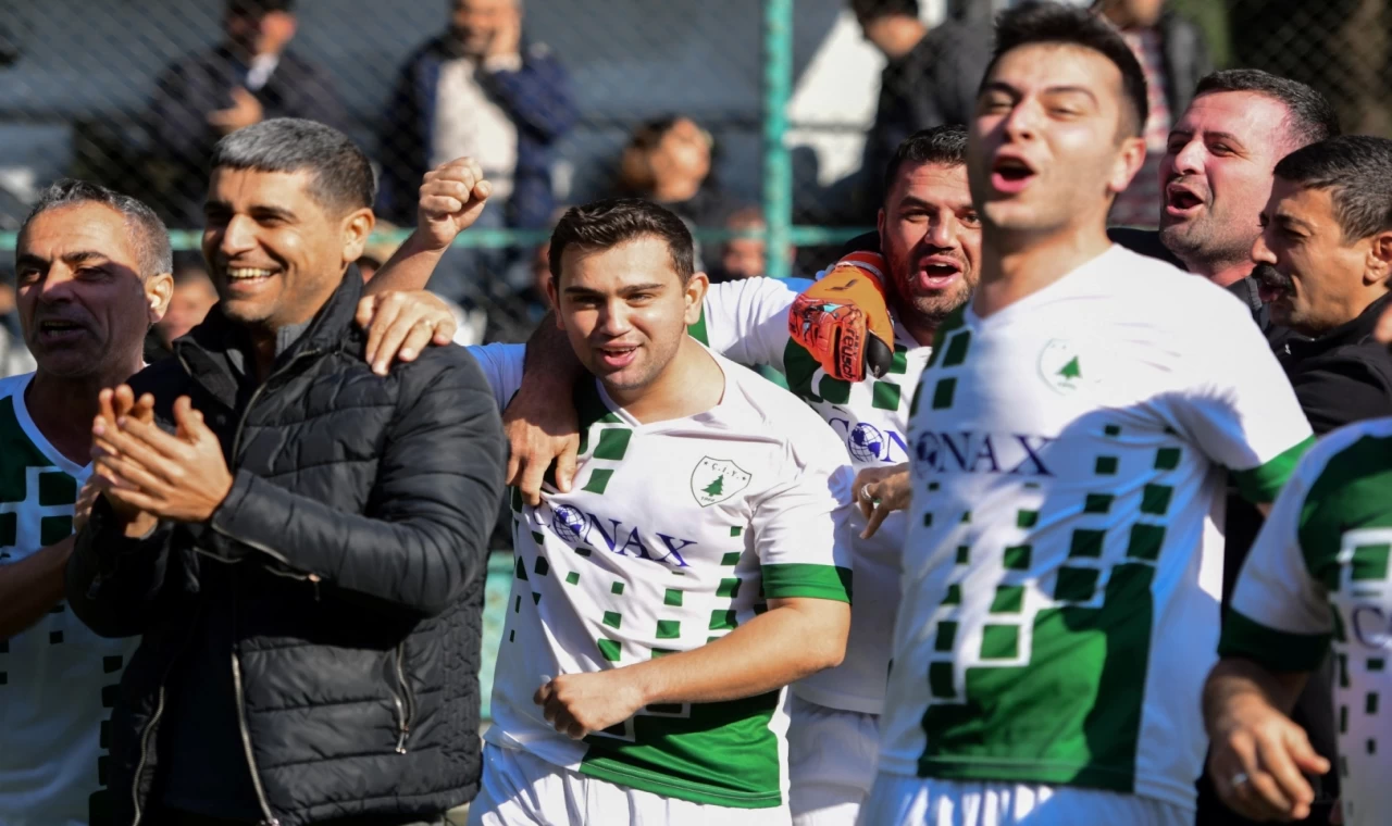 İzmir’de futbol turnuvası düzenlendi