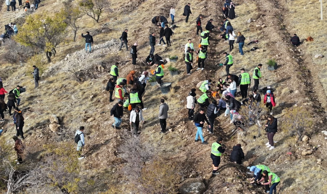 Konya’da üniversiteli gençler ’geleceğe nefes’ oldular