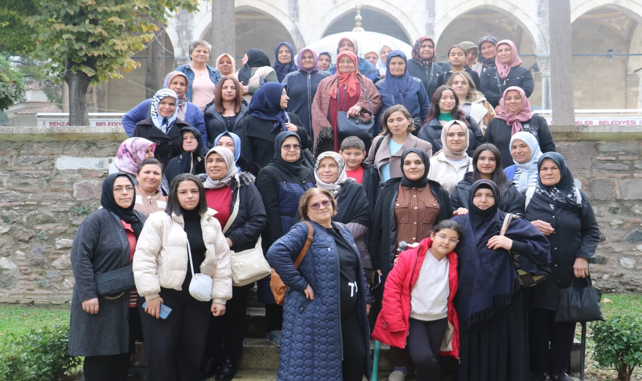 Kulalı kadınlar adım adım Manisa’yı gezdi