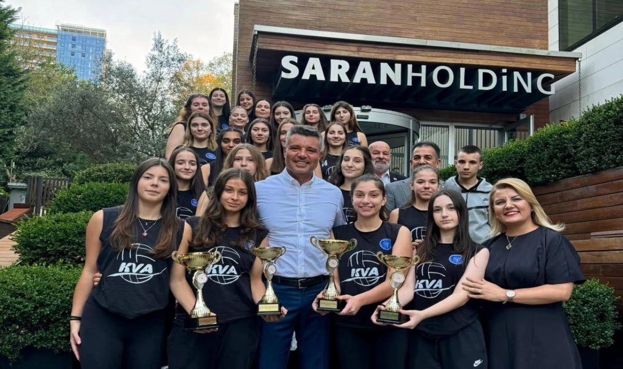 Sadettin Saran ve Başkan Hürriyet Kocaeli Voleybol Akademi’nin maçını izleyecek