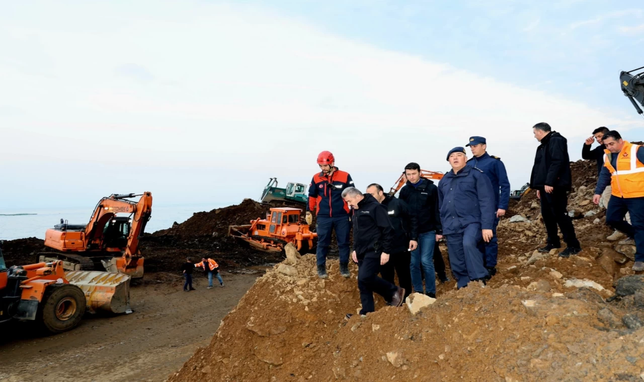 Artvin’de heyelan: Toprak altında 4 kişinin cansız bedenine ulaşıldı