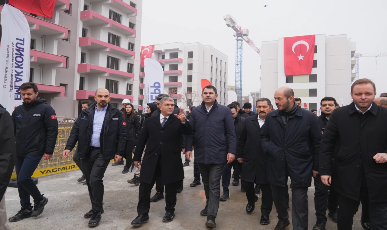 Bakan Kurum’dan afet bölgesine yakın mercek... Dükkan ihaleleri 15 Ocak’a kadar sonuçlanacak