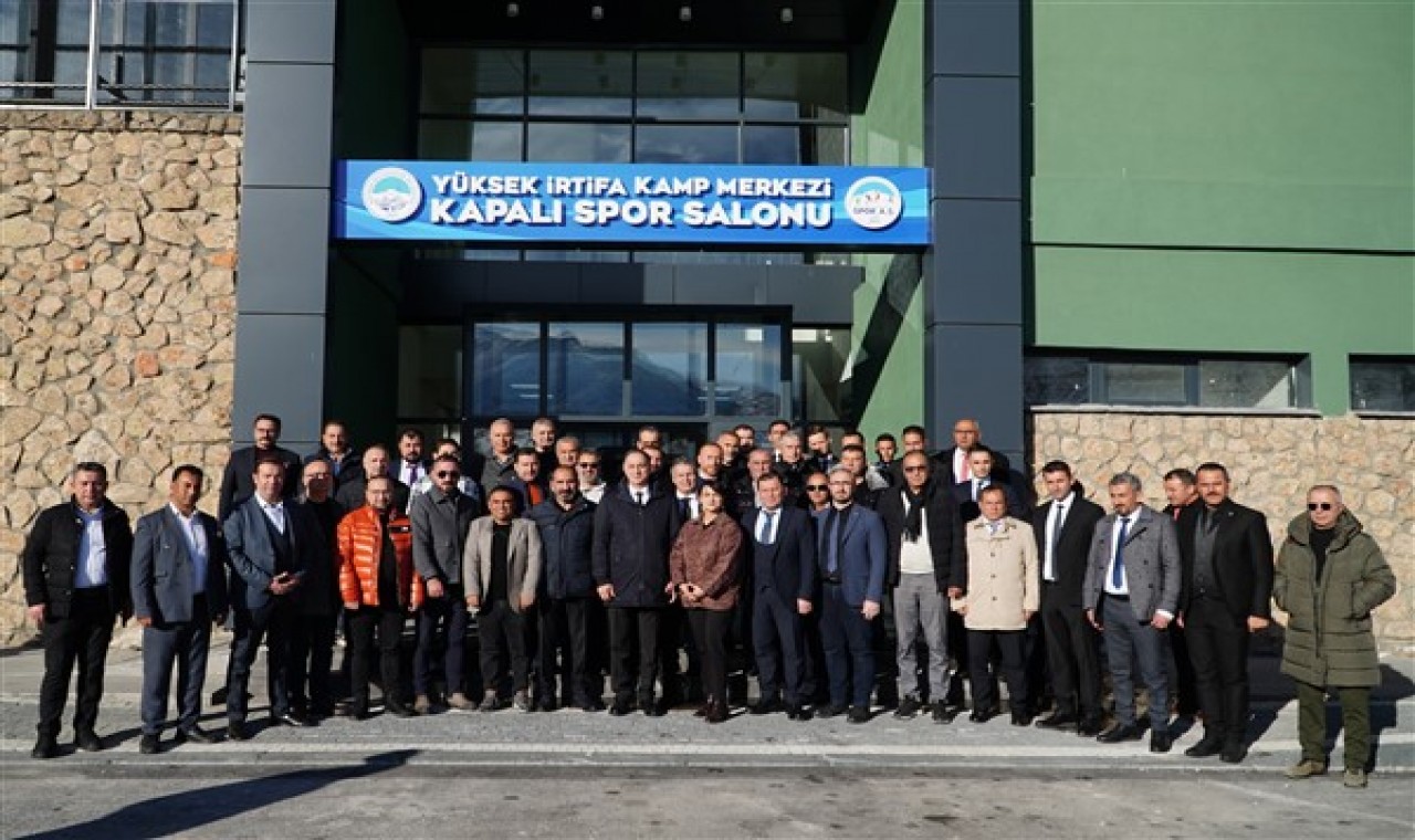 Başkan Büyükkılıç, 2’nci ve 3’üncü Lig kulüp başkanlarına Erciyes Yüksek İrtifayı tanıttı