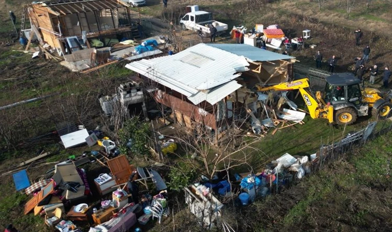 Bursa İnegöl’de kaçak yapılar ortadan kaldırılıyor