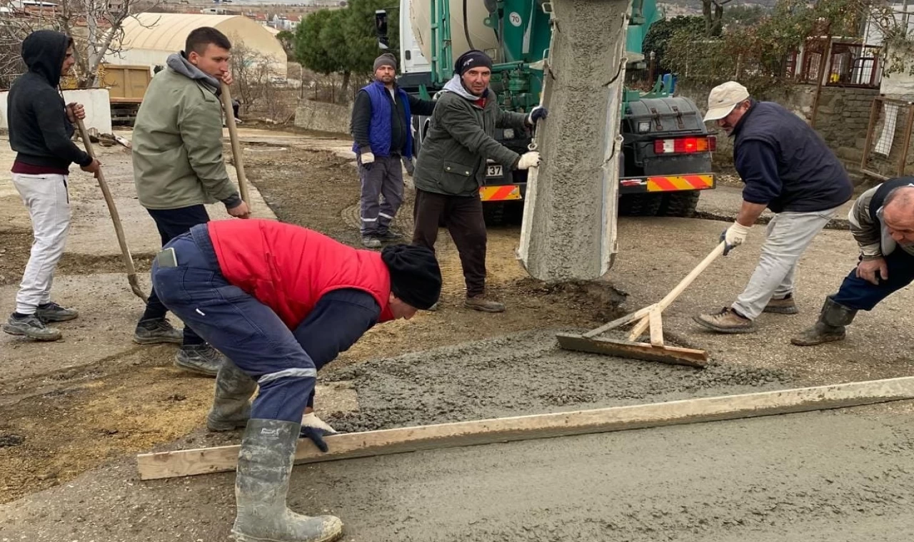 Edirne Keşan’da bozulan yollar onarılıyor