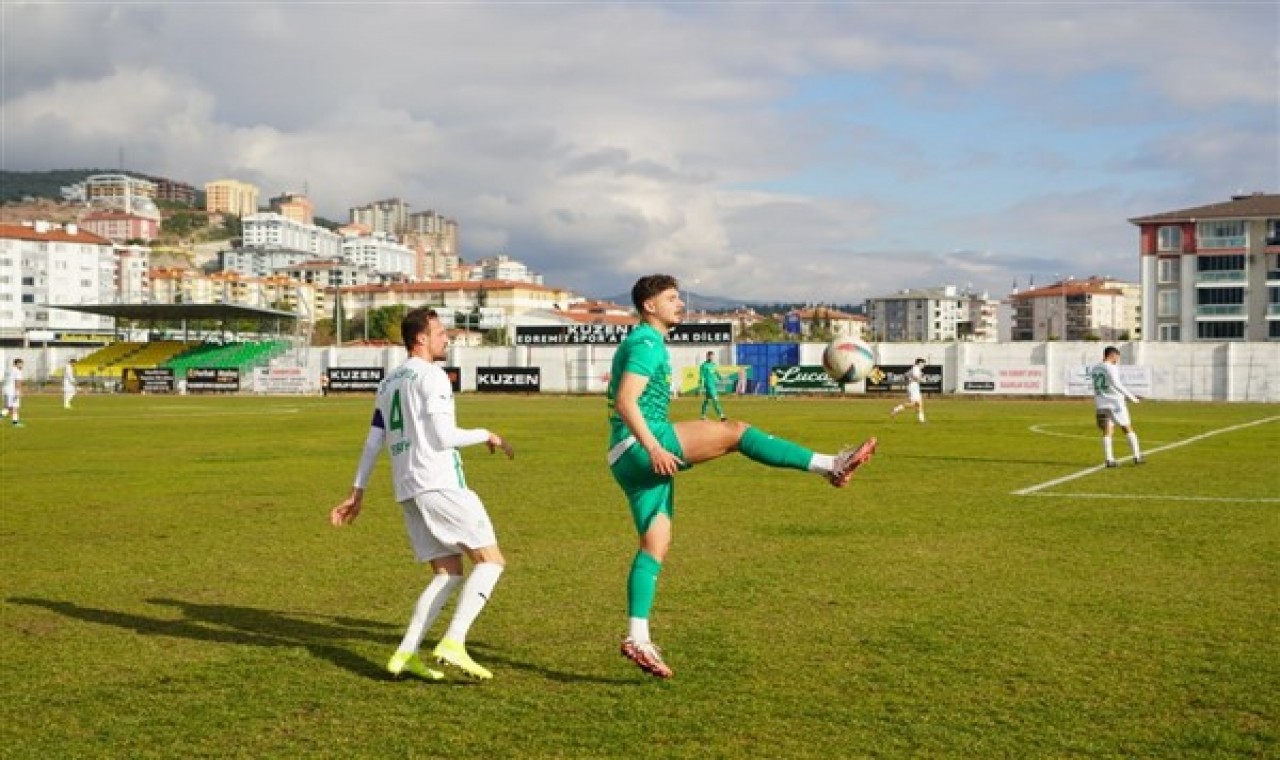 Edremitspor, İznikspor’u 1-0 mağlup etti