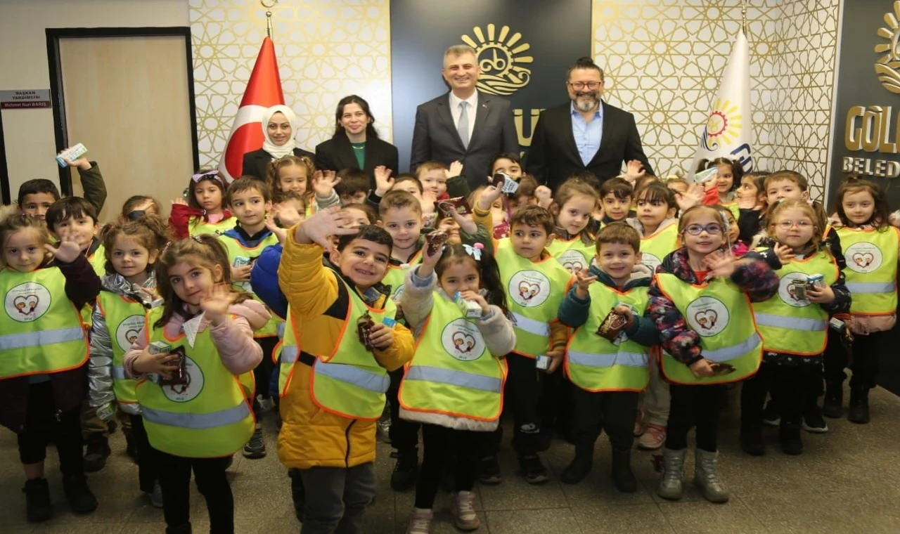 Gölcüklü miniklerden Başkan Yıldırım’a ’insan hakları’ ziyareti