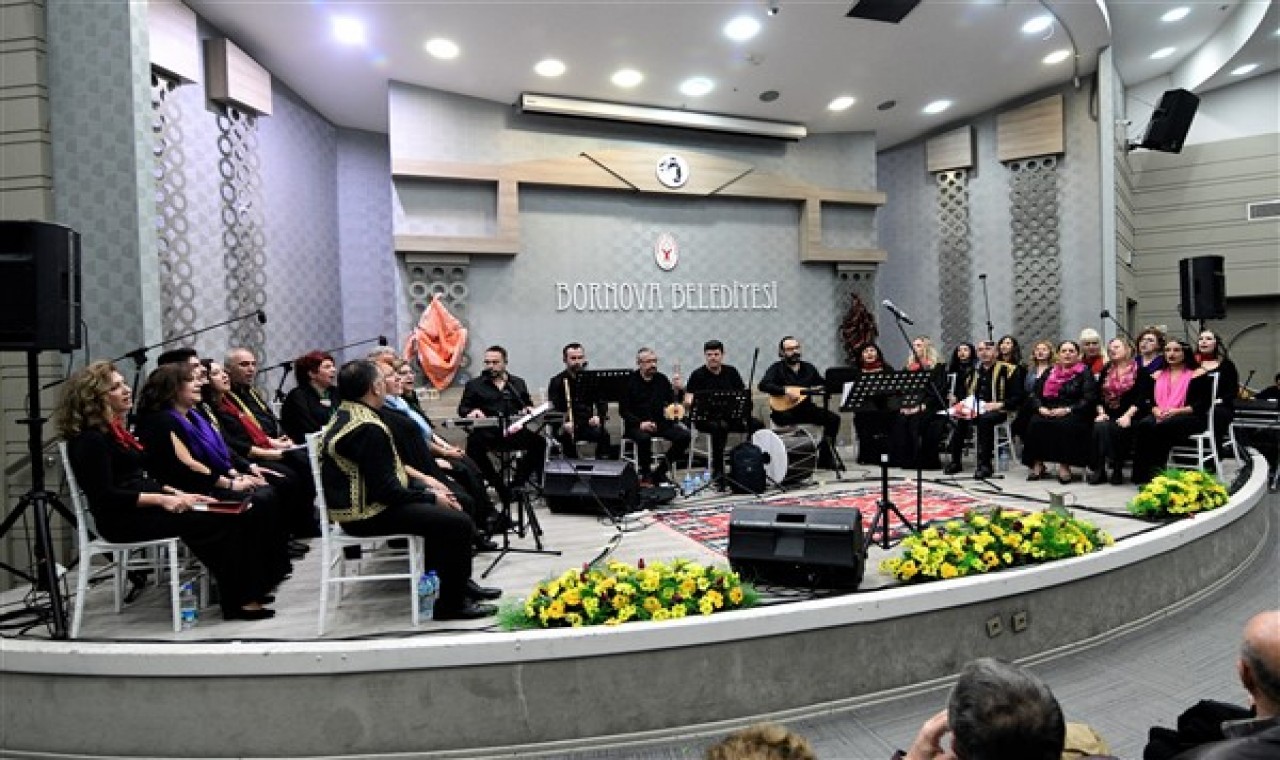 İzmir Barosu Türk Halk Müziği Topluluğu’ndan konser