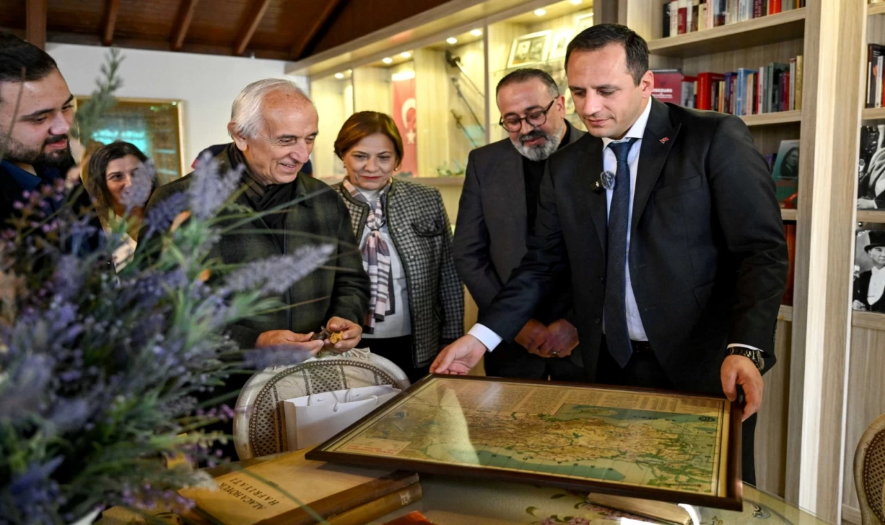 İzmir Bornova’da Ata Anı Evi’ne tarihi bağış