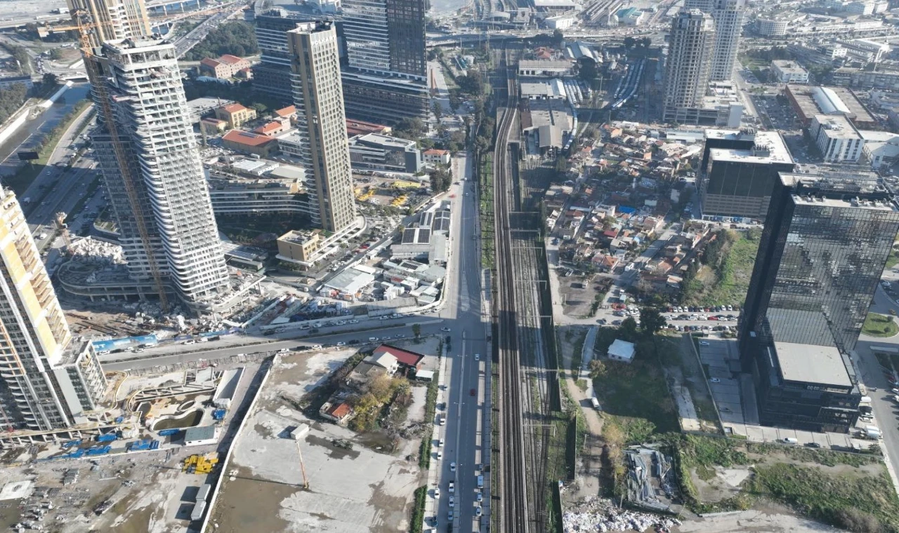 İzmir’in kent içi ulaşımı rahatlatacak dev proje