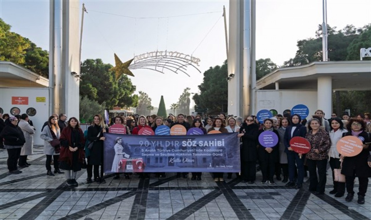 İzmir’in seçilmiş kadınları, yürüyüş düzenledi