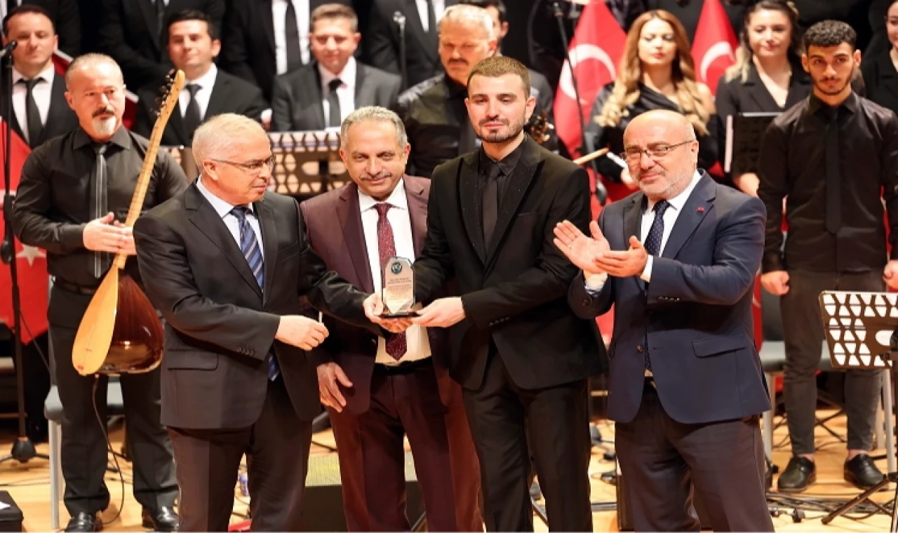 Kayseri Talas’ta Atatürk’e yakışır konser