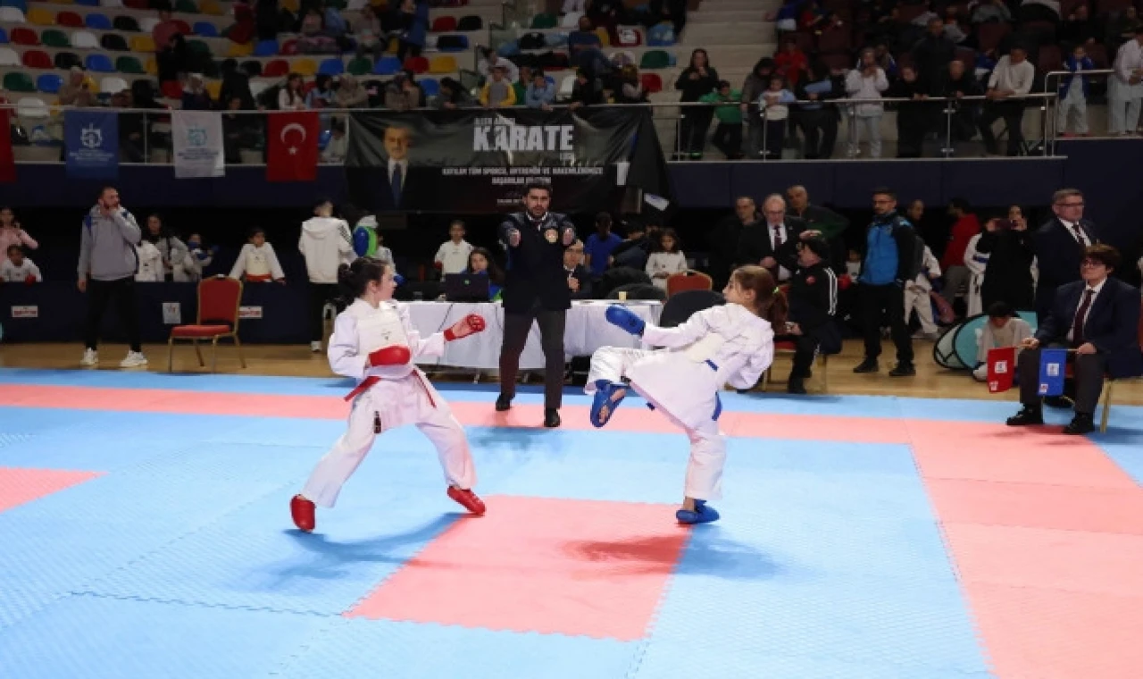 Kocaeli’de karate resitali yaşandı