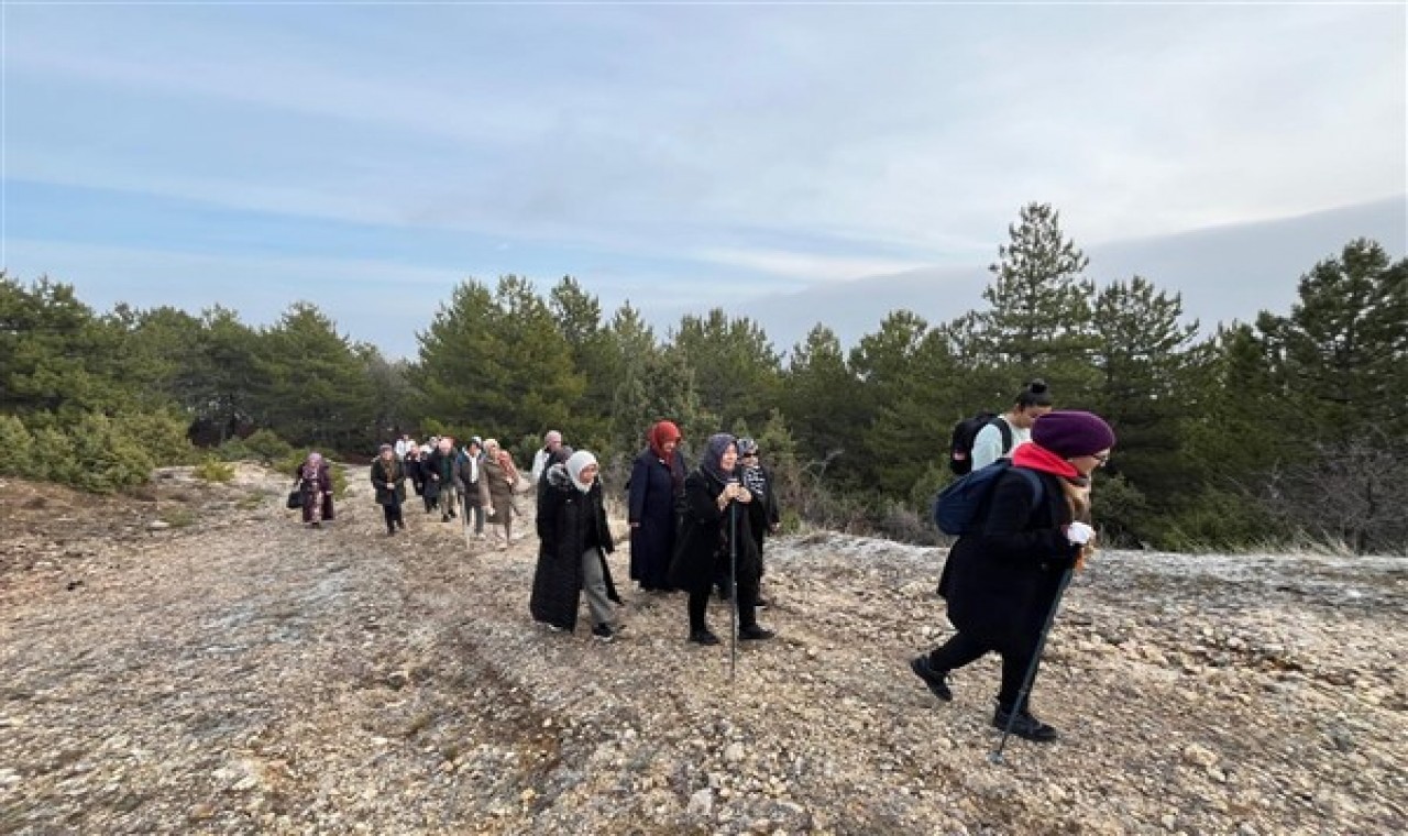 Kütahya’da doğa yürüyüşü grubu Hıdırlık Mevkii’de buluştu