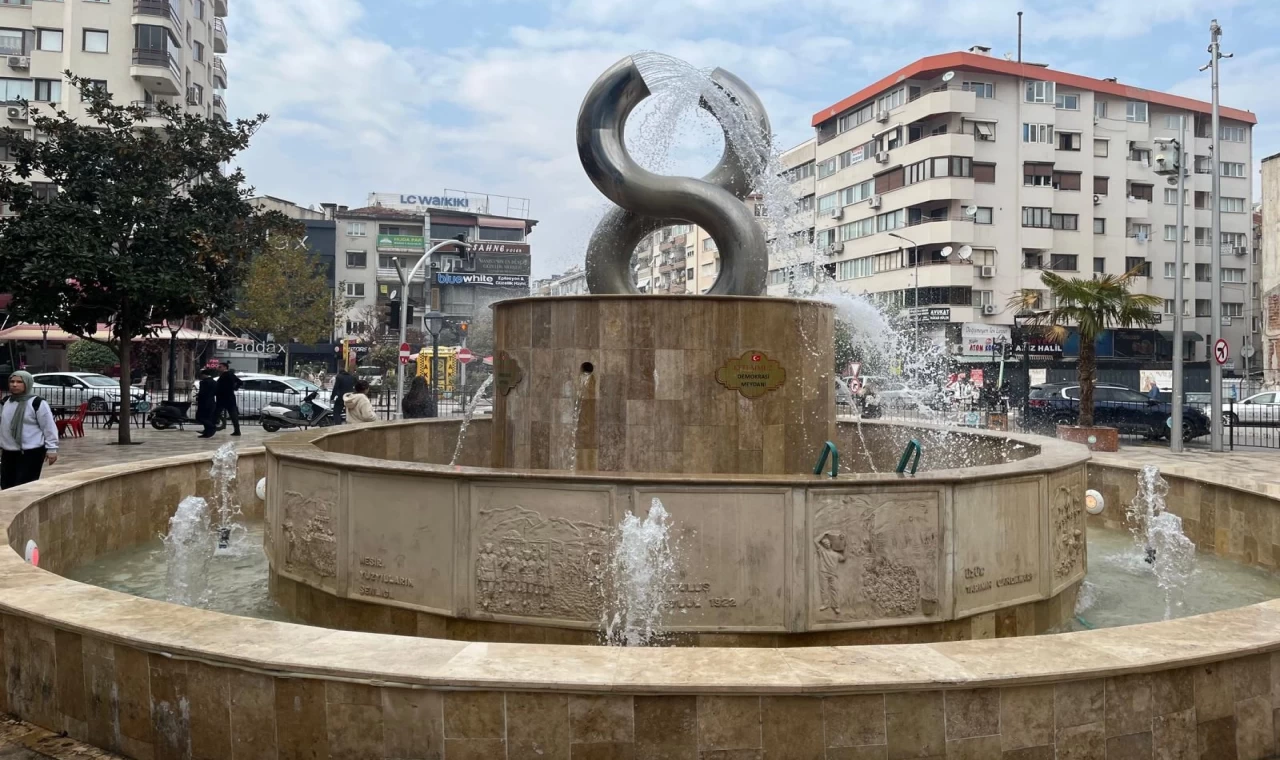 Manisa’da kentin havuzlarına Büyükşehir bakımı