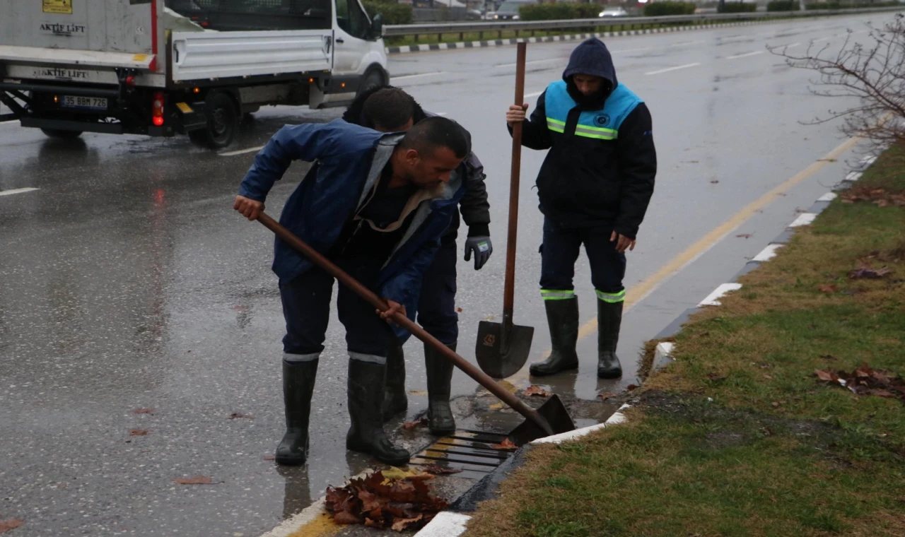 Manisa’da MASKİ ekipleri şiddeli yağışa karşı sahada