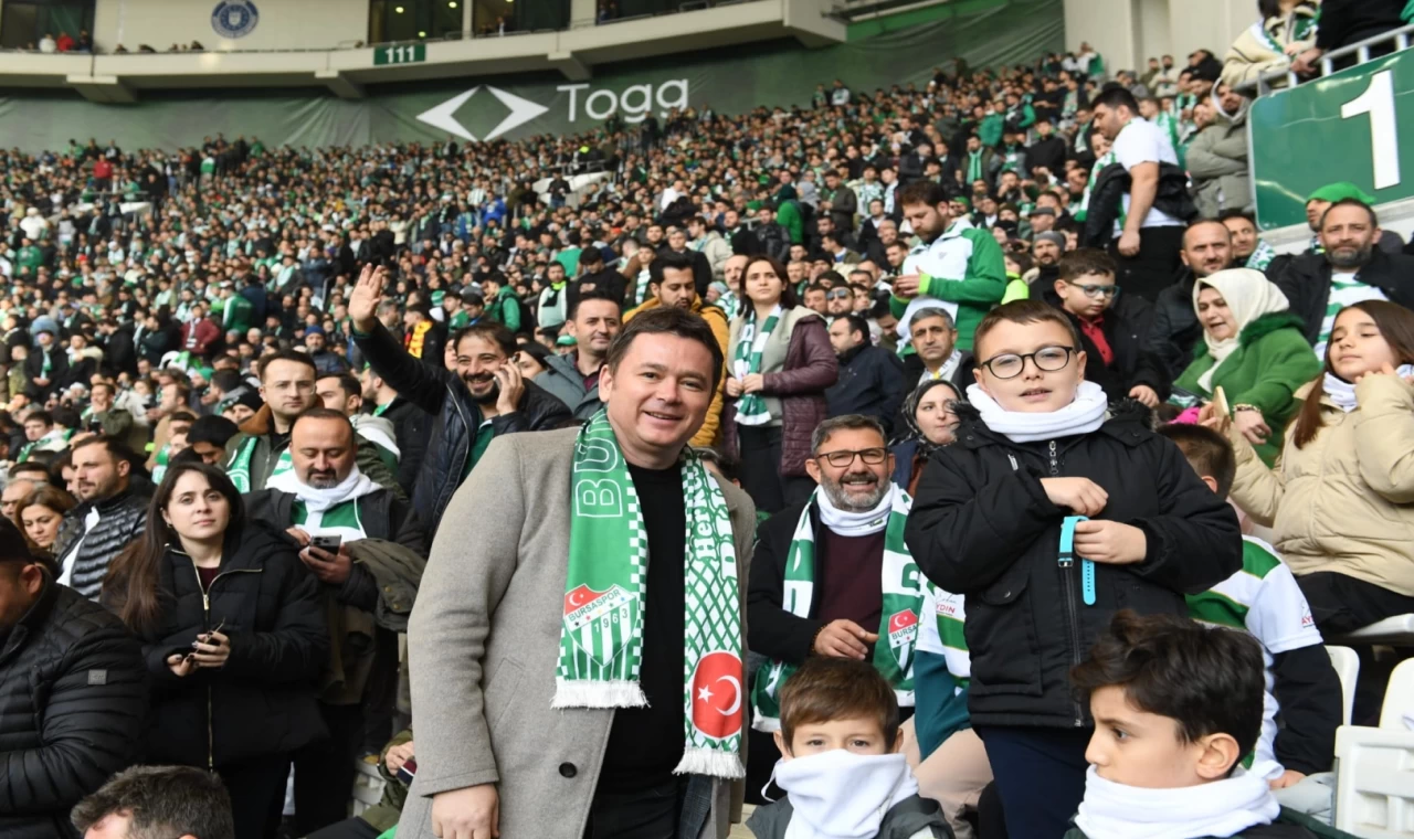 Osmangazili çocuklar Başkan Aydın’la Bursaspor maçına gitti