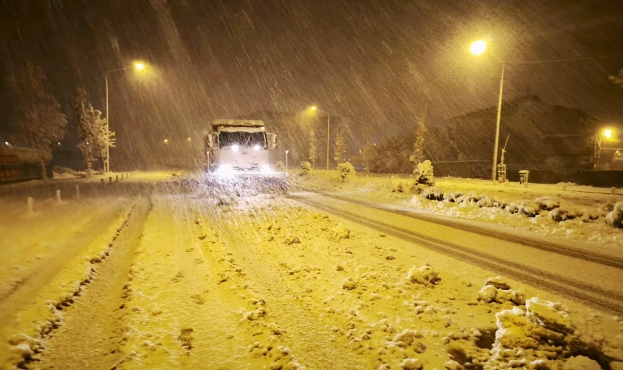 Van’da okullara kar tatili!