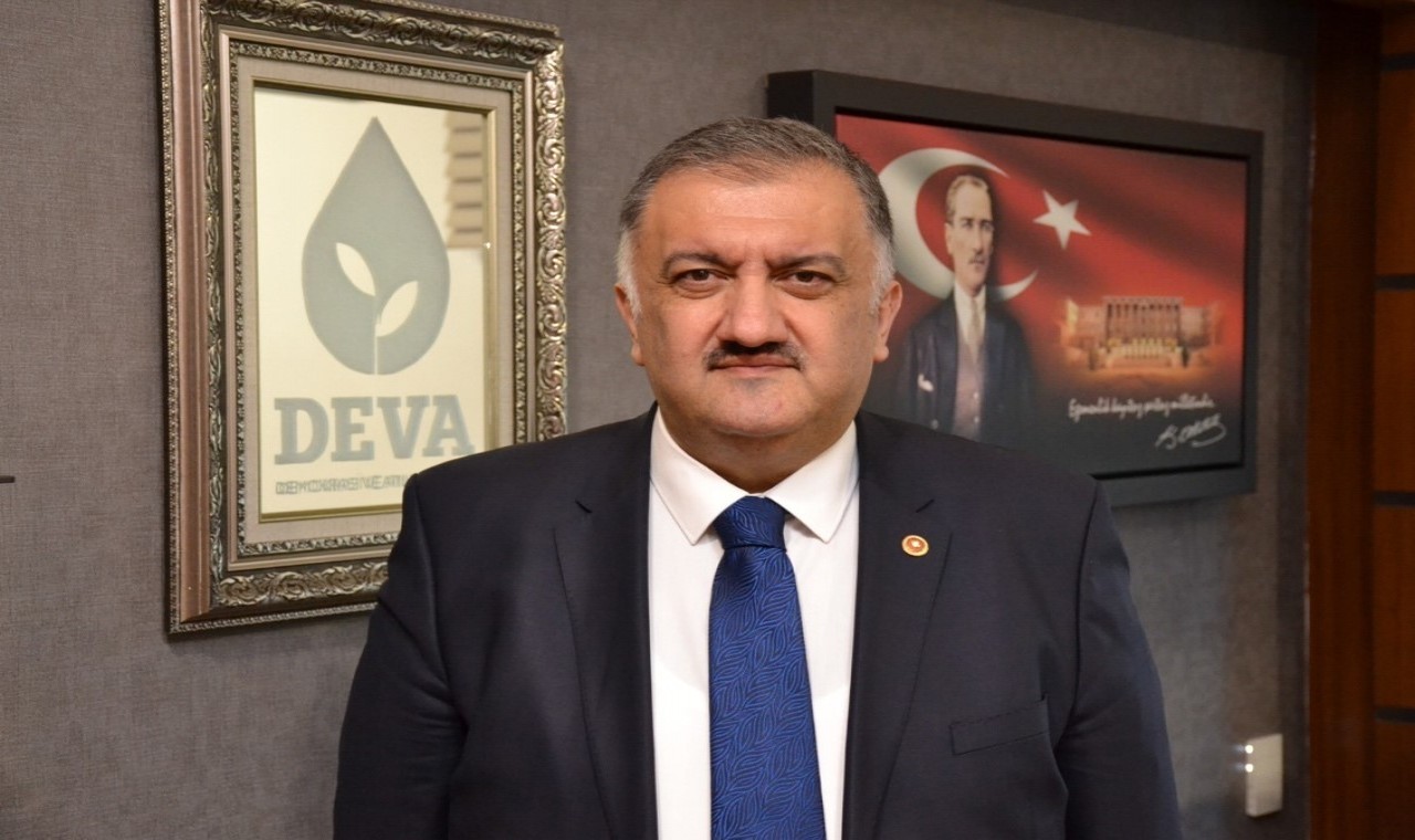 Karal: Dualarımız, tüm dünyada savaşların ve adaletsizliklerin son bulması için