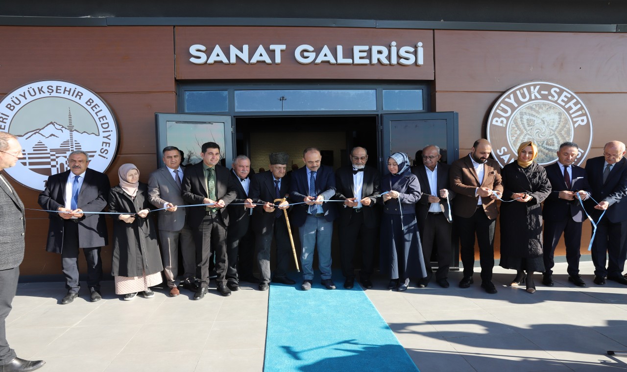 Kayseri’de Ulu Çınarların Gölgesinde Anılarla Filizlenen Değerler sergisi