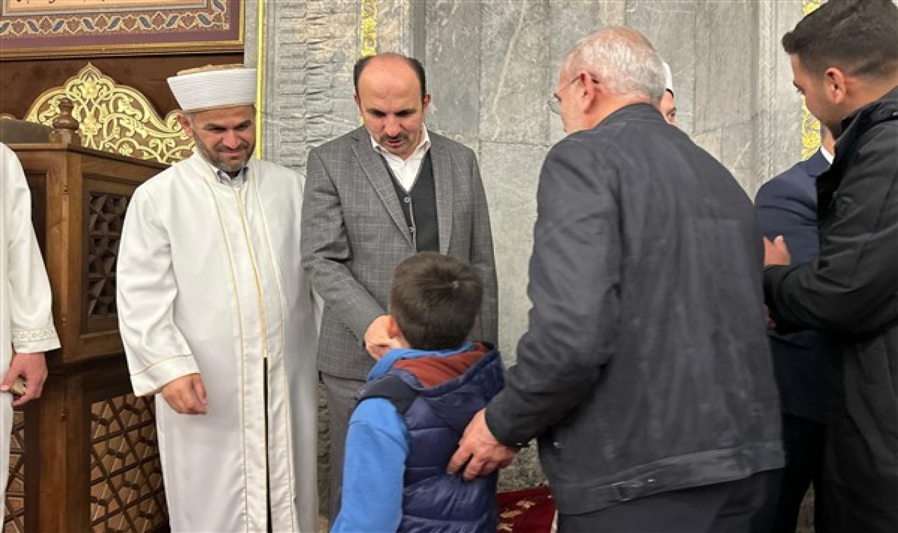 Vali Akın ve Başkan Altay, Sultan Selim Camii’nde Konyalılarla buluştu