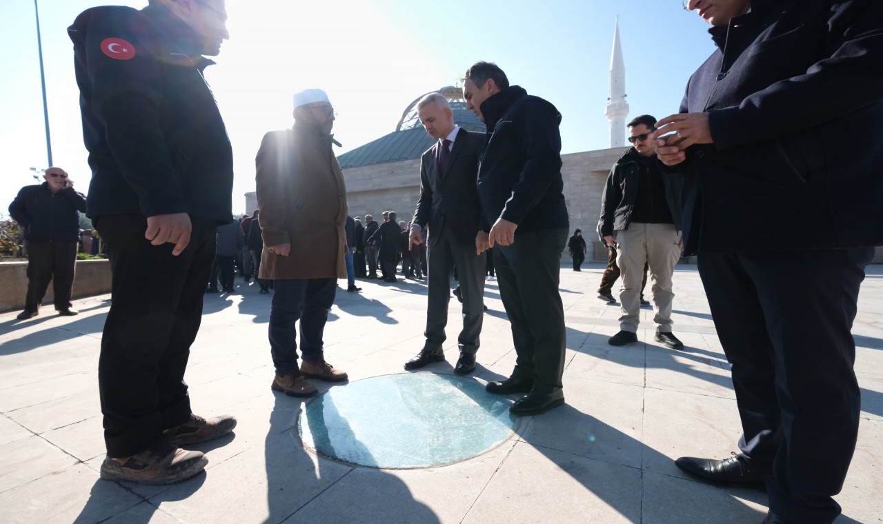 Vali Çiçekli, Ahmet Yesevi Camii’nde inceleme yaptı