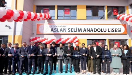 Adıyaman’da son teknoloji laboratuvara sahip Anadolu Lisesi açıldı