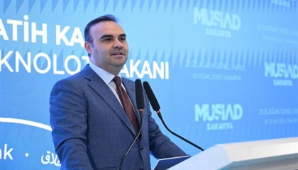 Bakan Kacır, MÜSİAD Sakarya 21. Olağan Genel Kurulu’nda iş insanlarına seslendi