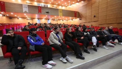 Van’da sporculara ‘Toplumsal Cinsiyet Eşitliği’ semineri düzenlendi